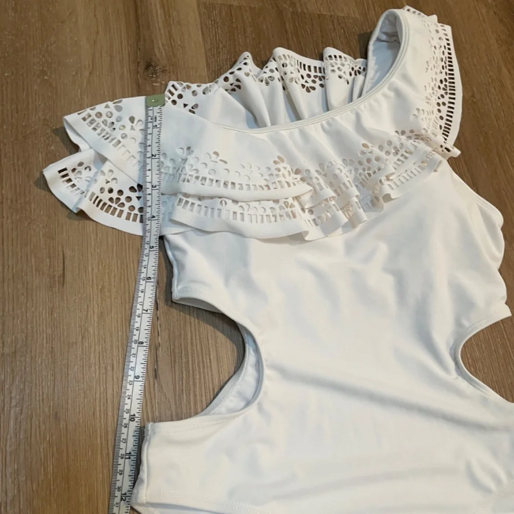 Boohoo White One Shoulder Ruffle Swimsuit, Size 6 - Picture 4 of 10